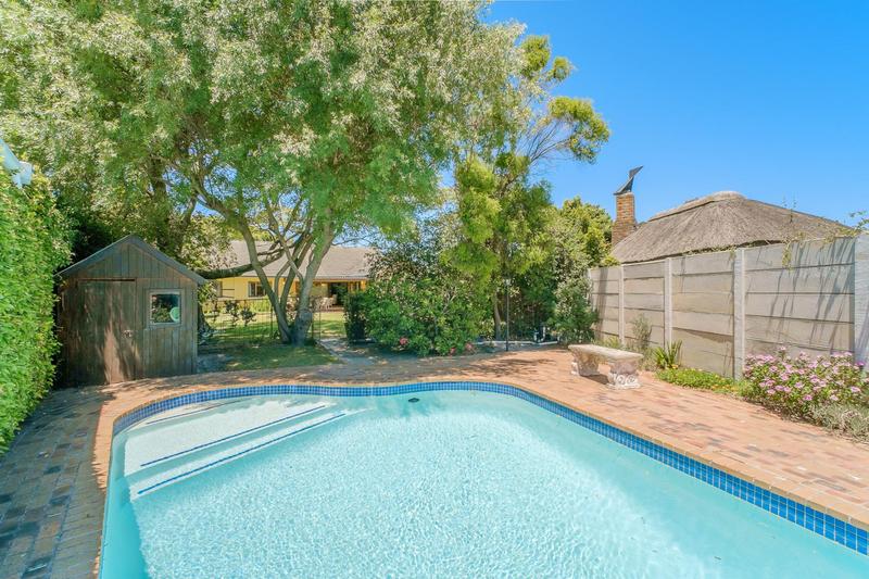 4 Bedroom Property for Sale in Meadowridge Western Cape